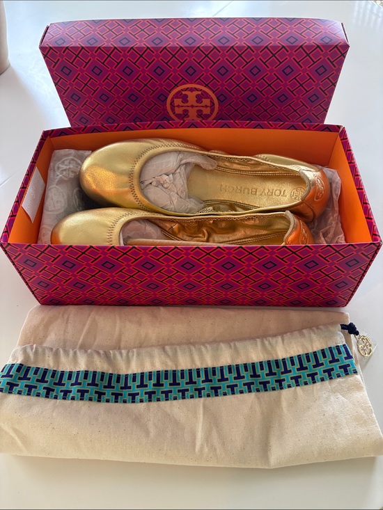 Tory Burch Shoes - Tory Burch Gold Leather Round-Toe Ballet Flats